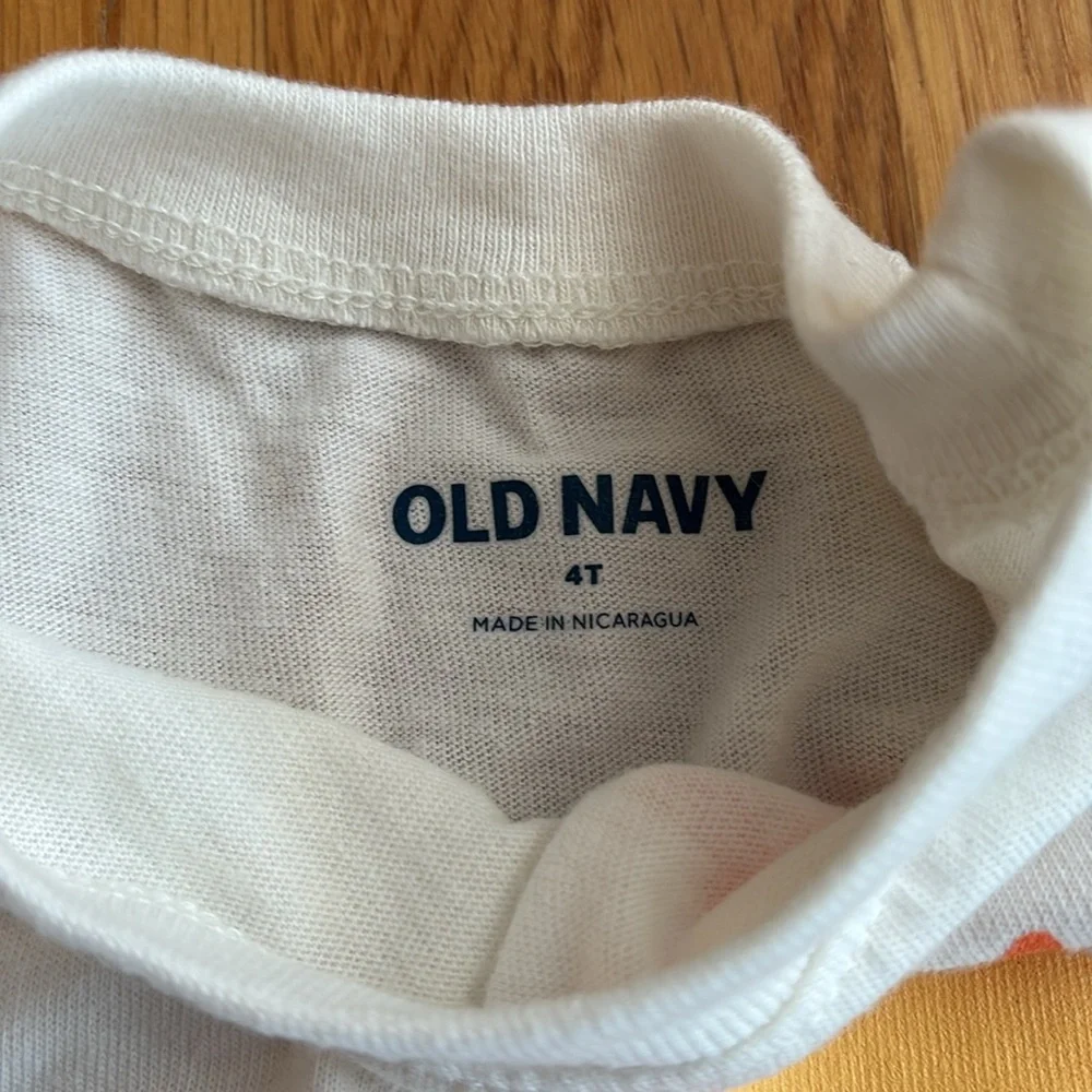 4T NEVER WORN Old Navy Construction Vehicle Graphic Tee